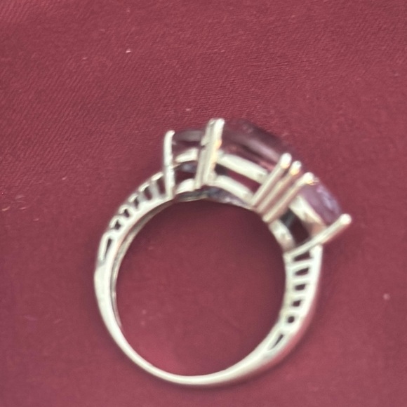 Elegant Pink Gemstone Ring - Picture 8 of 9